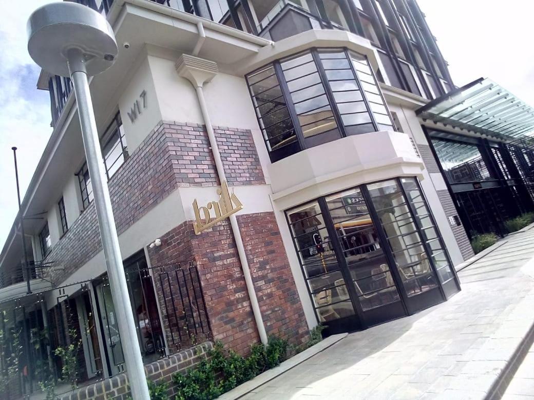 One Rosebank Stay Йоханесбург Екстериор снимка