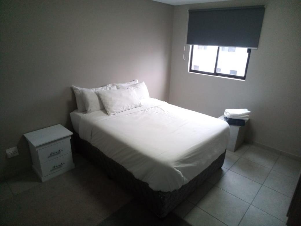 One Rosebank Stay Йоханесбург Екстериор снимка